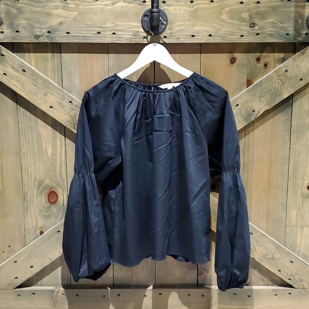 ELIZABETH AND JAMES BLACK TOP ELASTIC HEM SIZE MEDIUM Balloon Sleeves